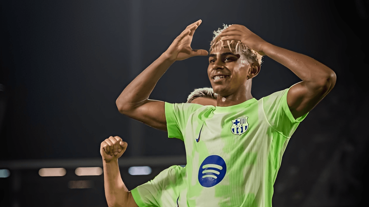 Lamine Yamal crown celebration