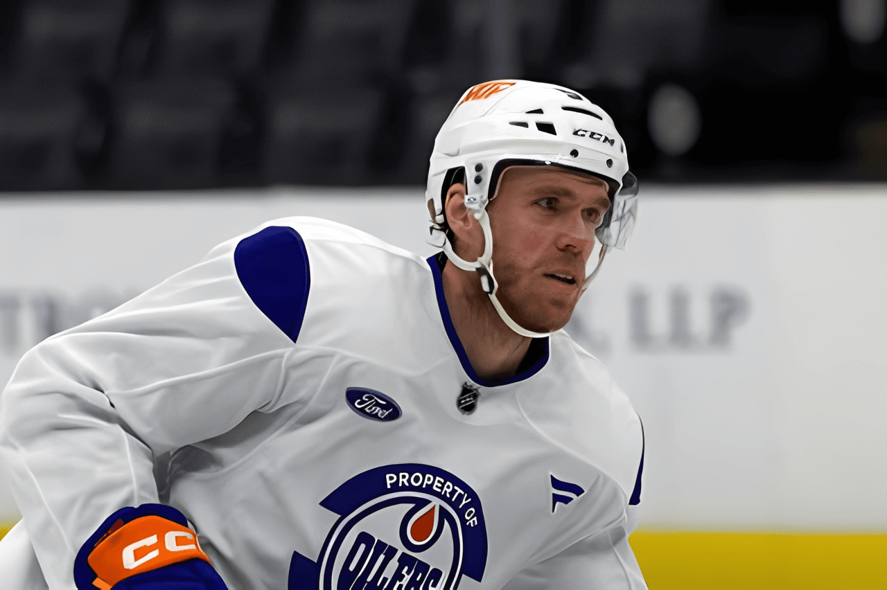 Fans React After Oilers Blow Lead in 6-5 Defeat to Ducks